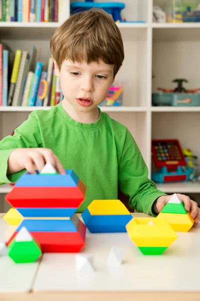 Figures Logical Tasks Tool Child Perception Concentration Logical Analytical Thinking — Stock Photo, Image