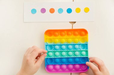Anaokulu için mantıklı görevler. Çocuk istihdamı, iyi motor becerileri eğitimi, odaklanmayı öğrenme, görev tamamlama, çocukların motivasyonu. DIY Montessori tema etkinlikleri evde.