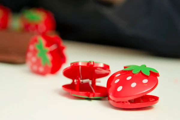 Game Laundry Clips Strawberry Bed Homemade Children Toy Cardboard Physiotherapy — Stok fotoğraf