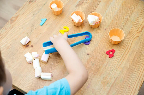 Fun Home Diy Game Children Idea Mommy Marshmallows Cupcake Molds — Stock fotografie