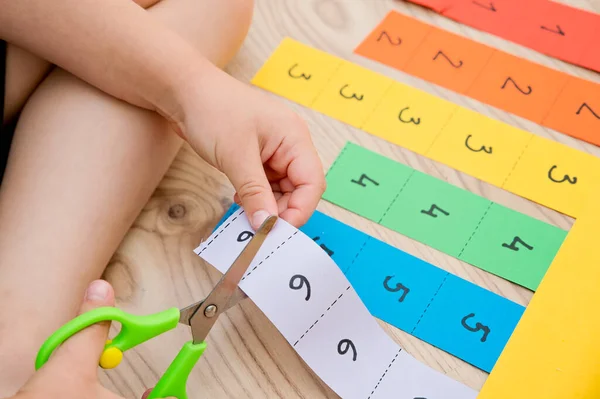 Happy learning. Paper Sun with numbers from one to six. Early education Basic Teaching Tool for Nursery and Preschool.