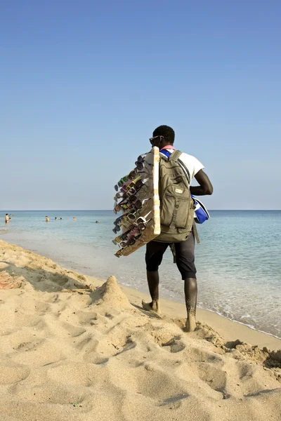 在沙滩上的小贩 — Stockfoto