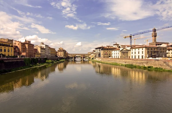 Вид на Понте Веккьо - Флоренция — стоковое фото