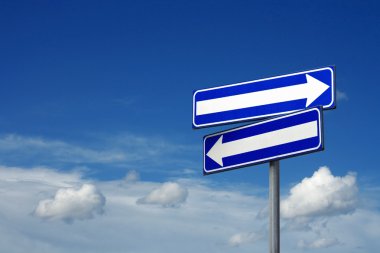 Çift Kişilik bir yol işareti