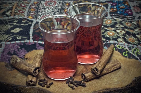 Tradiční turecký čaj — Stock fotografie