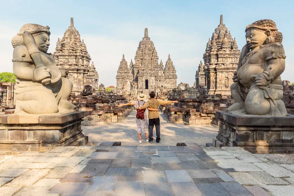 Young Couple Standing Open Arms Looking Sewu Temple Sewu Largest — стокове фото