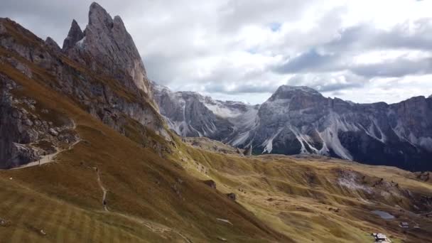 Drone Flyover Italian Dolomites Northern Alps Gardena Pass Iconic Diagonal — Video Stock