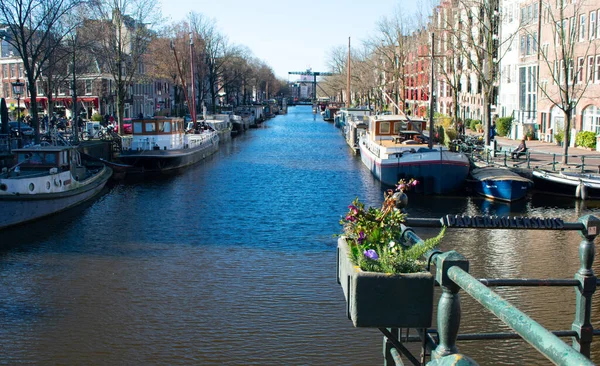 Canal Ámsterdam Durante Primavera — Foto de Stock