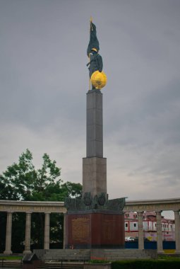 Avusturya, Viyana 'daki Schwarzenbergplatz' da bulunan Heldendenkmal der Roten Armee