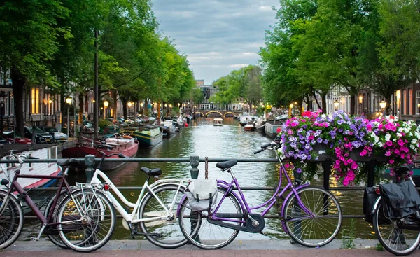 Bike Canal Amsterdam City Sunset Water Taxi Background Picturesque Town Stockfoto