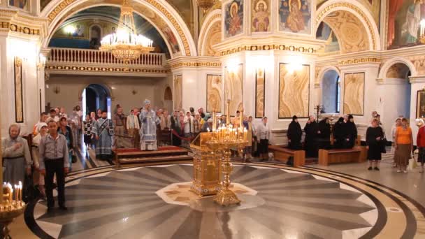 Ufa, Federacja Rosyjska - 20 lipca: liturgia, rosyjski Kościół prawosławny — Wideo stockowe
