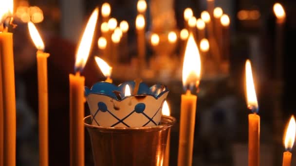 Wax candles in the church. The Russian Orthodox Church — Stock Video