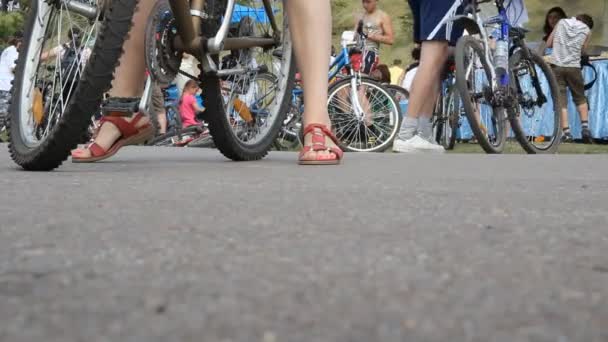 Bicyclists. 'Day of cycling in 1000' Ufa, Russia, 05 / 20 / 2012 — стоковое видео