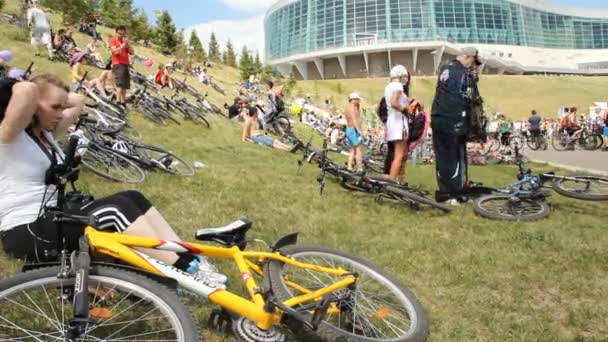 자전거. '하루 1000에서 사이클 의' 우파, 러시아, 2012 년 05 월 20 일 — 비디오
