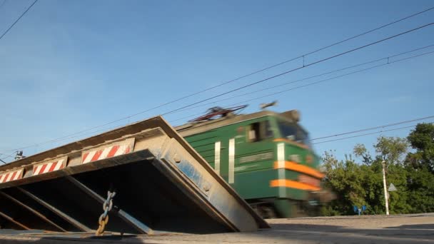 ロシアの鉄道。機関車、ワゴン. — ストック動画