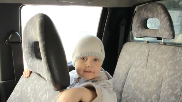 Dziecko w samochodzie — Wideo stockowe