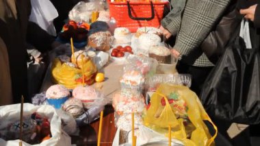 Paskalya bir tablo hediye sepetleri