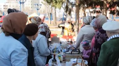 Paskalya bir tablo hediye sepetleri