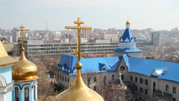 Russisch-orthodoxe kerk. het interieur, pictogrammen, kaars, leven — Stockvideo
