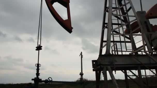 Oil production. oil pumps — Stock Video