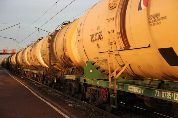 ロシアの鉄道。機関車、ワゴン. — ストック写真