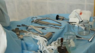 işlem. cerrahi masa. implantasyon. Rusya