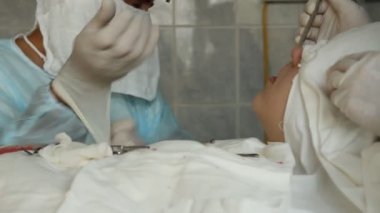 işlem. cerrahi masa. implantasyon. Rusya