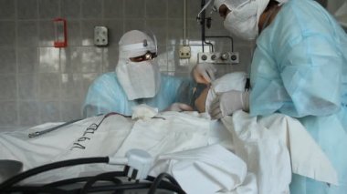 işlem. cerrahi masa. implantasyon. Rusya