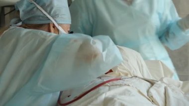 işlem. cerrahi masa. implantasyon. Rusya