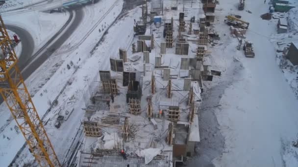 冬の建設。クレーンのブーム. — ストック動画