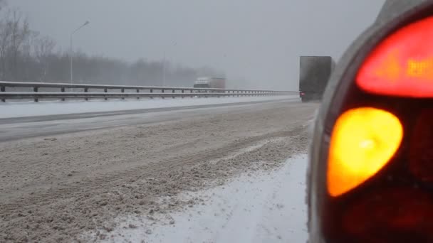 Autopista de invierno. Nieve — Vídeos de Stock