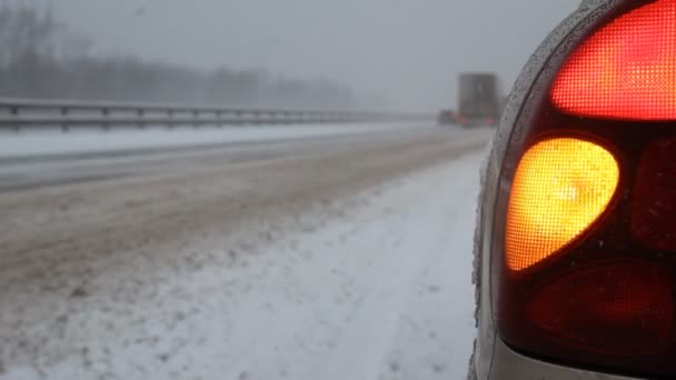 Autopista de invierno. Nieve — Vídeos de Stock