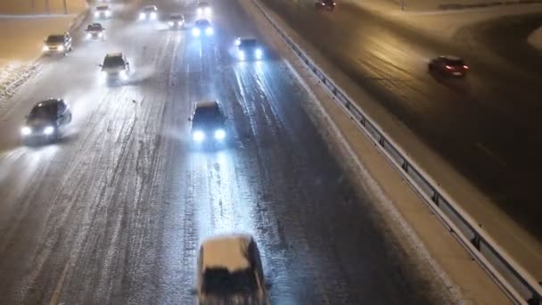 Zima autostrady. śnieg — Wideo stockowe