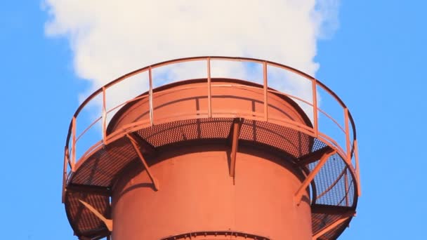 Thermische centrale, de rook uit de schoorsteen. Opwekking, energie — Stockvideo