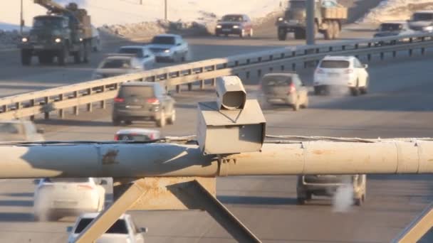 Velocidad de fotofijación. Radar de velocidad en la carretera — Vídeo de stock