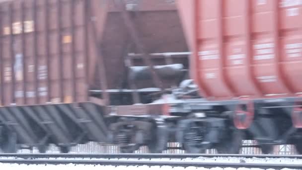 Kolejowej w zimie, jazda pociągiem — Wideo stockowe