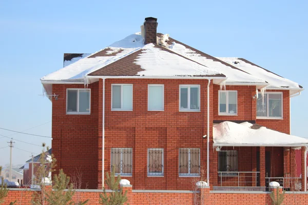 Cottage country house of brick. winter — Stock Photo, Image