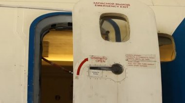 Rus yolcu uçağı kapısını closeup