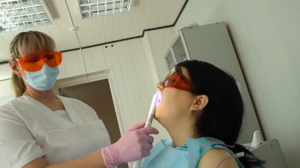 In the dental office. dentistry — Stock Video