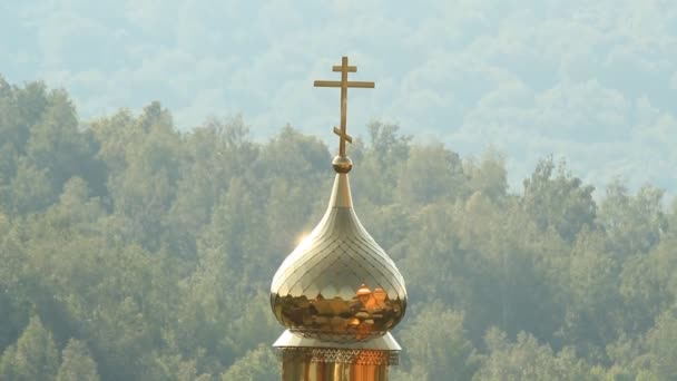 Russian Orthodox Church. Dome and cross — Stock Video