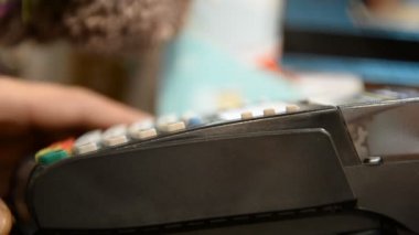 kredi kartı ödeme terminal. transfer ödeme