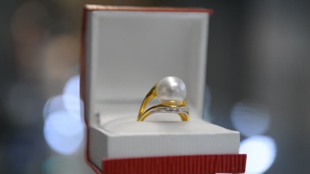 Anello in confezione regalo. gioiello — Video Stock