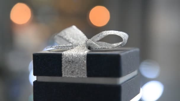 Caja de regalo para joyas — Vídeo de stock