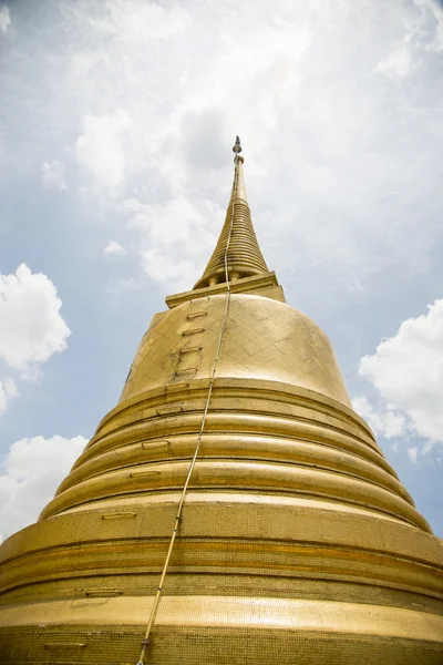 Golden pagoda in Wat Sraket Thailand3 — Stock Photo, Image