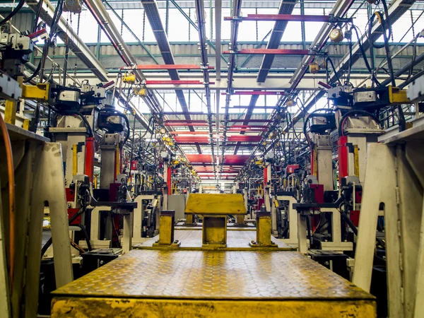 SAMUTPRAKARN, THAILAND - NOVEMBER 1 Assembly line for make car o — Stock Photo, Image