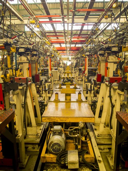 SAMUTPRAKARN, THAILAND - NOVEMBER 1 Assembly line for make car o — Stock Photo, Image