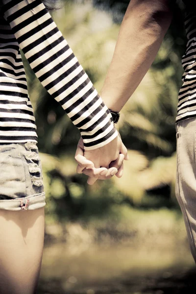 Hold the hands of couple — Stock Photo, Image