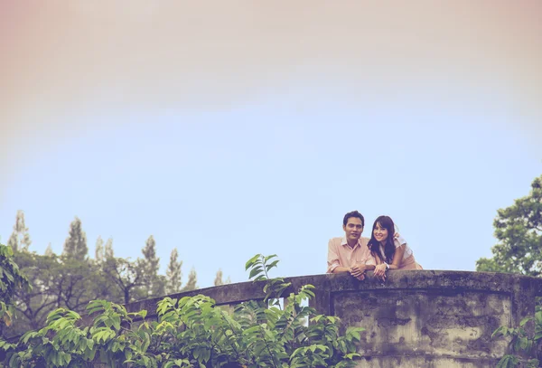 Lovely couple on the bridge3 — Stock Photo, Image