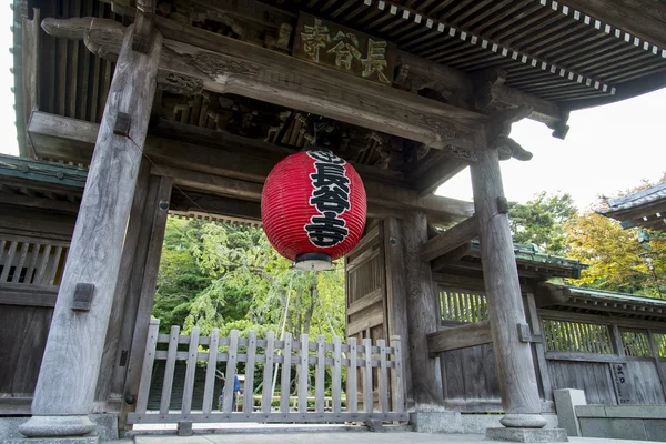 Lanterna vermelha na frente do templo Japonês 1 — Fotografia de Stock