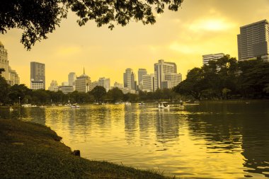 thailand3 Gölü'nın ortak bahçede